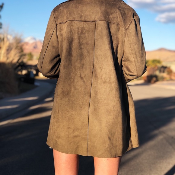 LAST ONE Vegan Suede Trench Coat w Fur trim - Picture 3 of 8